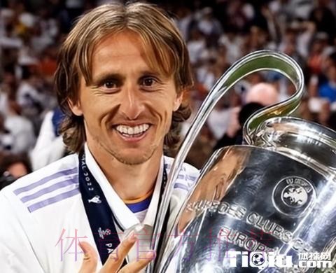 记者:莫德里奇收到沙特方面2年1.1亿欧元的报价 记者:莫德里奇收到沙特方面2年1.1亿欧元的报价